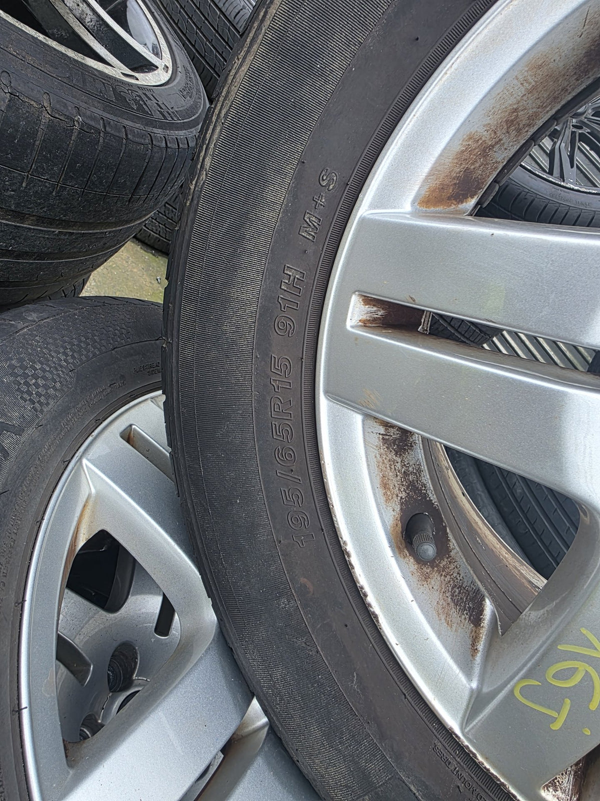 Volkswagen - Mag Wheel Set 5x100 Stud Pattern/ Wheel Size: 15x6 J/ Offset: 38