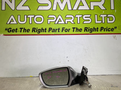2013 Hyundai i45- Left Door Mirror PN: 9 wires