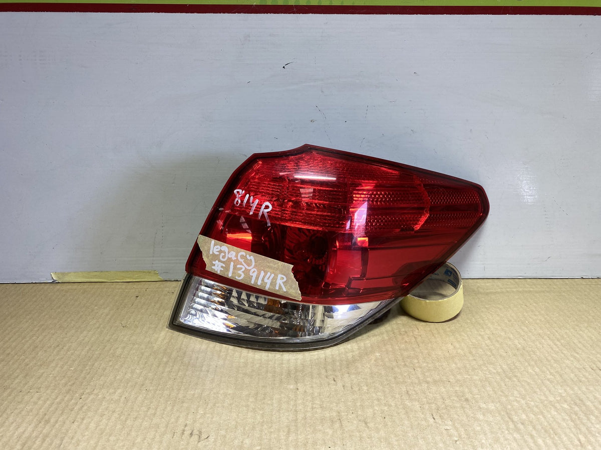 2010 Subaru Legacy - Right Taillight PN: Koito 220-20067
