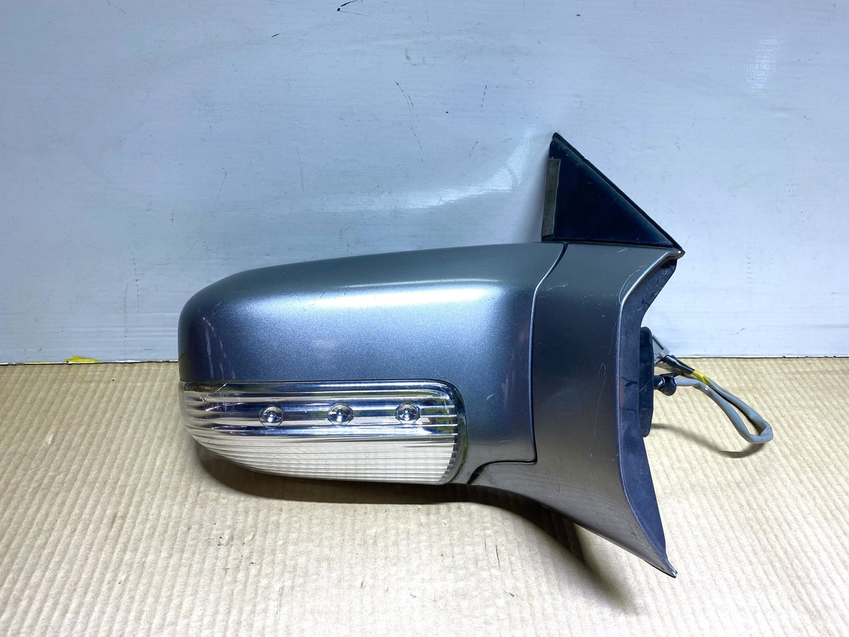 2006 Nissan Elgrand E51 - Right Door Mirror PN: 7 wires