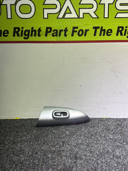 2011 Nissan Juke I F15 F15 - Left Front Window Switch