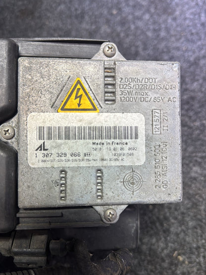2005 Audi TT TRUZZZ8N751013059 - Right Headlight PN: 8N0 941 004