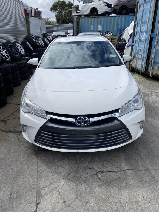 2016 Toyota Camry Hybrid H Dismantling For Parts