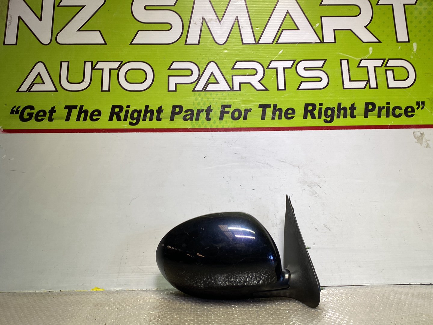 2011 Nissan Juke- Left Door Mirror PN: 5 wires
