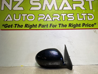2011 Nissan Juke- Left Door Mirror PN: 5 wires
