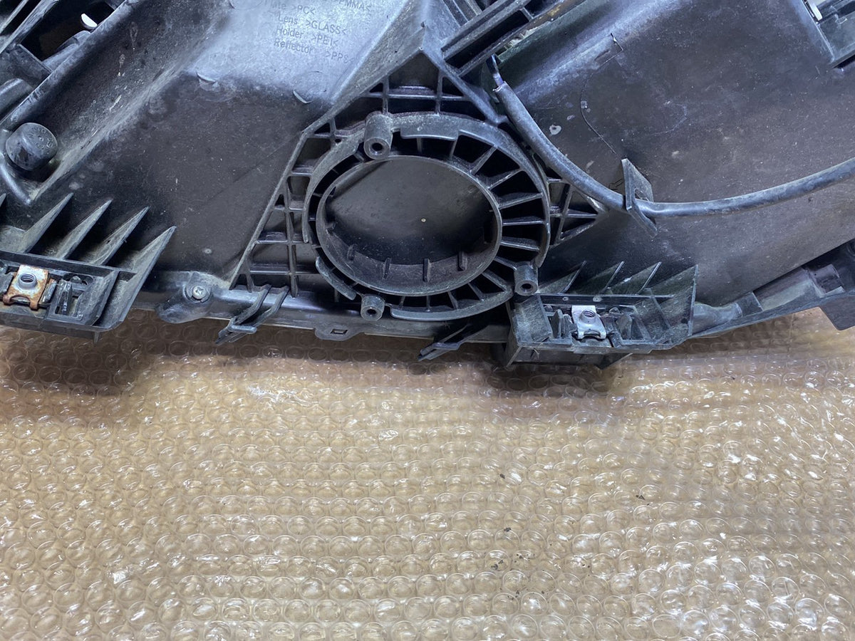 2007 Mazda CX-7 - Right Headlight PN: E22151031A