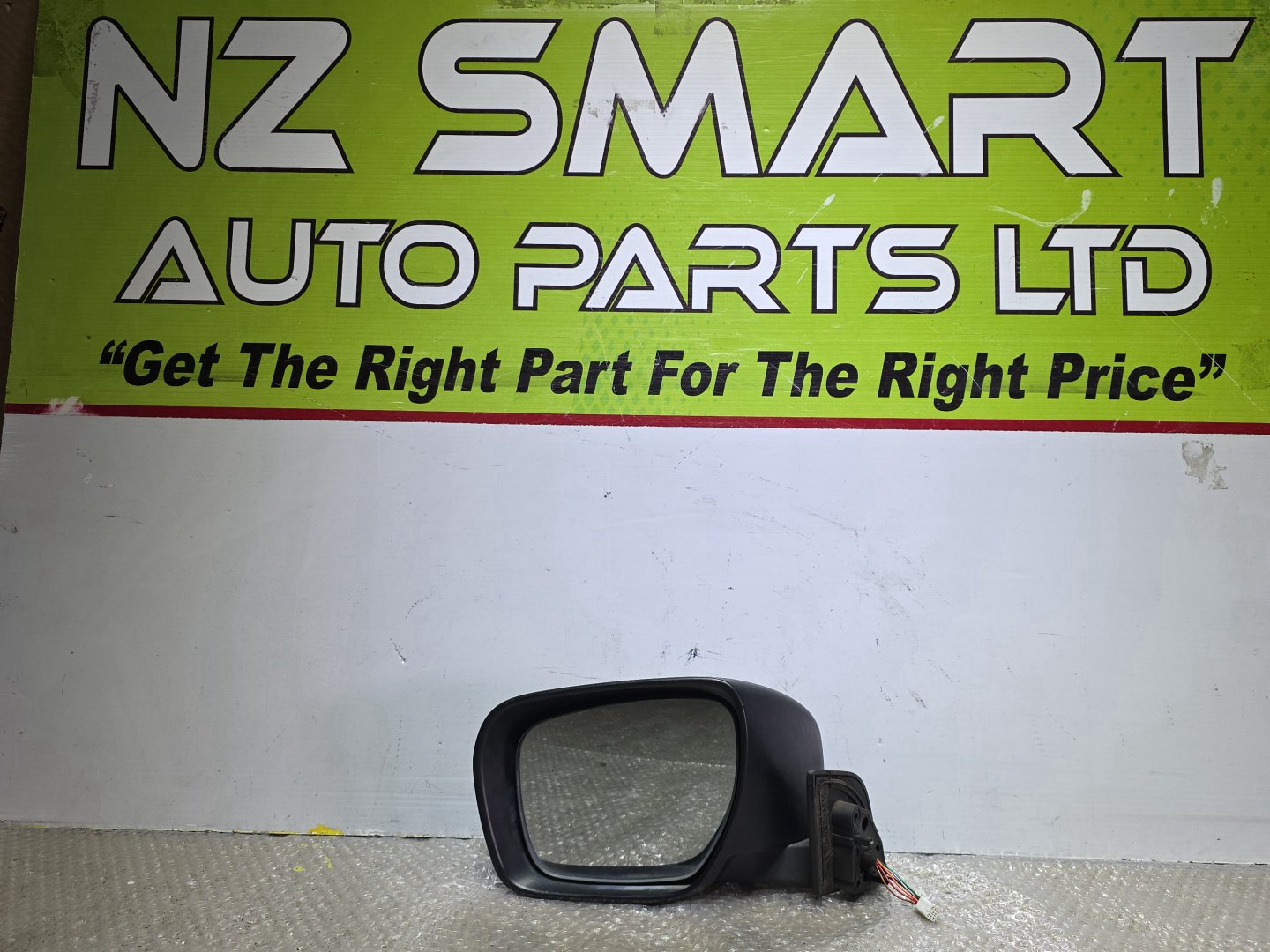 2006 Mazda MPV- Left Door Mirror PN: 7 wires