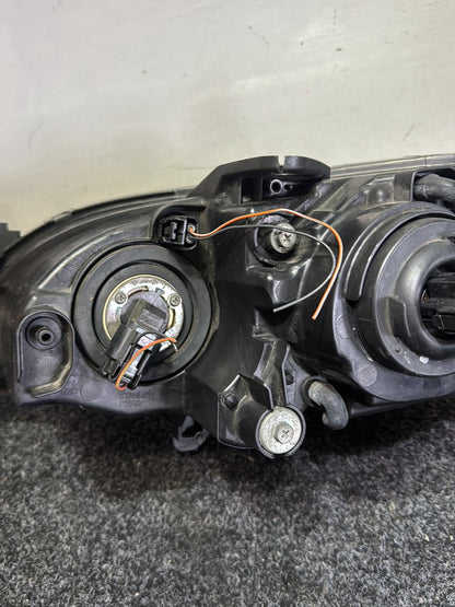 2006 Mazda Axela - Right Headlight PN: STANLEY P2690