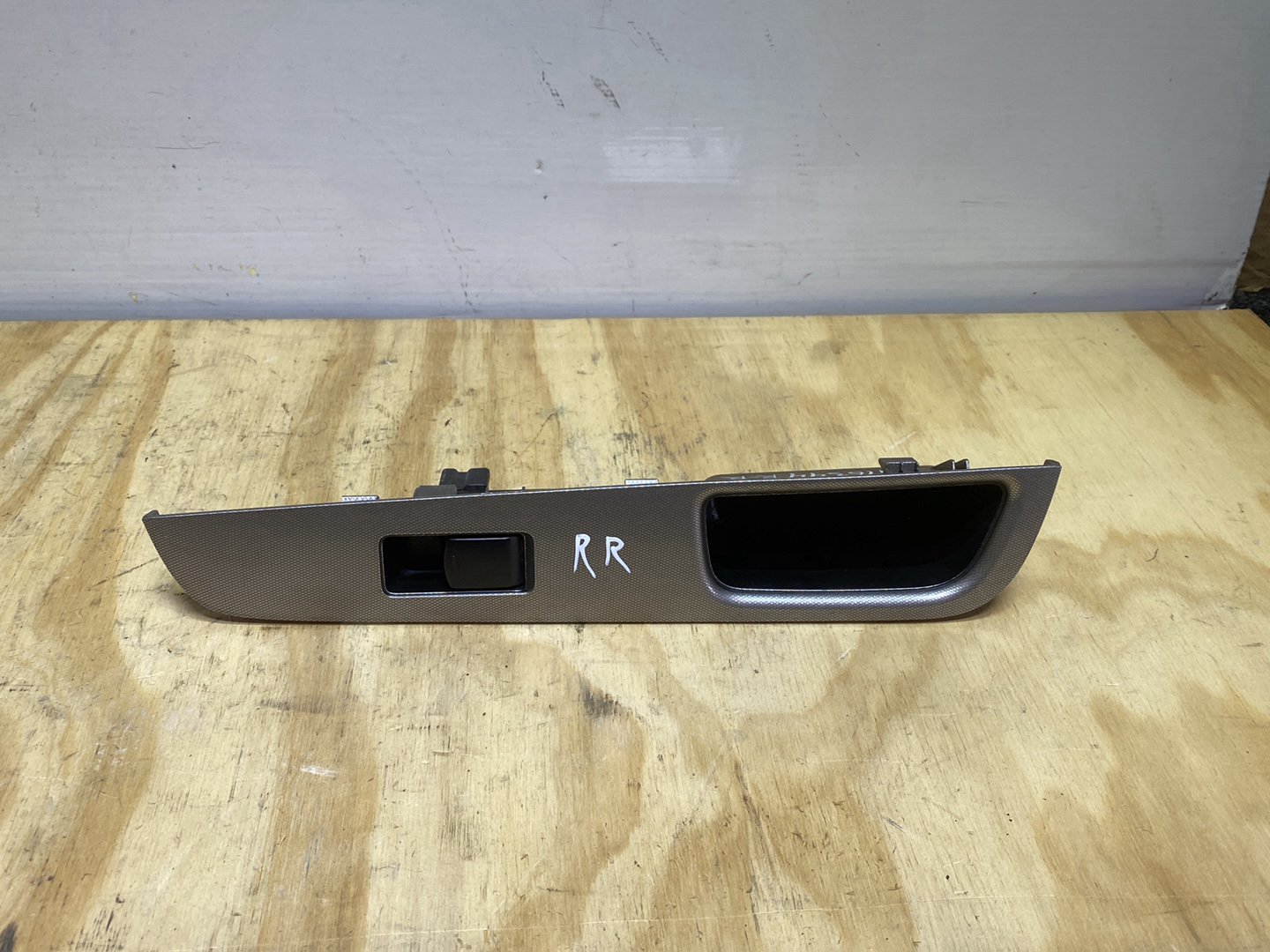 2007 Nissan Tiida C11 - Right Rear Window Switch