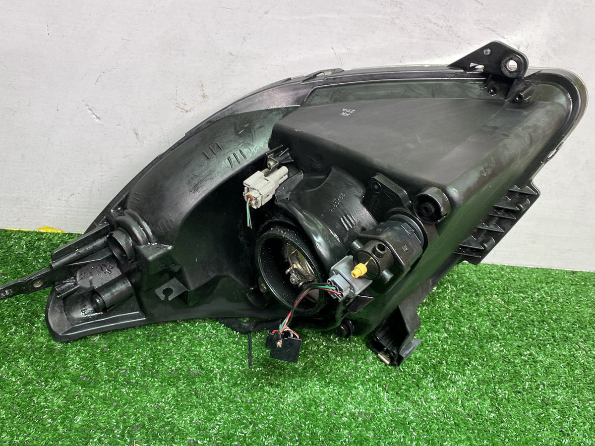 2008 Suzuki Swift - Left Headlight PN: STANLEY P4432l