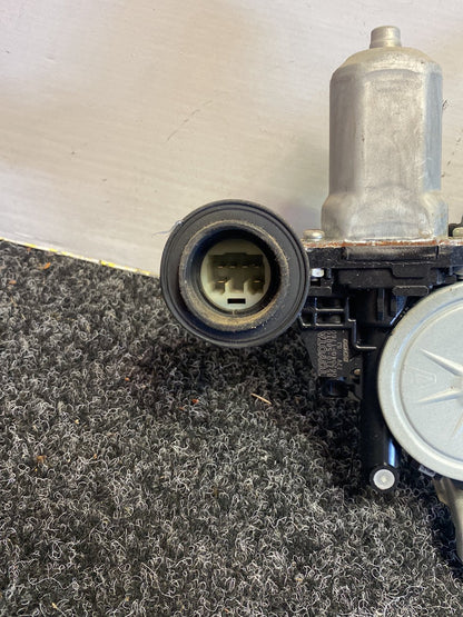 2013 Toyota Hiace - Right Front Window Regulator/Motor