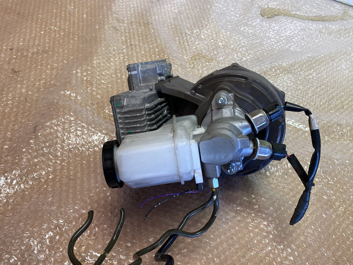 2011 Nissan Fuga - Brake Master Cylinder PN: see photos