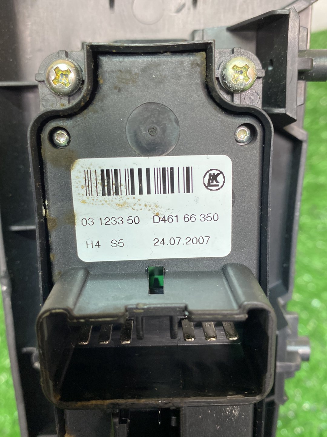 2007 Mazda Verisa - Master Power Window Switch PN: D01C684L1