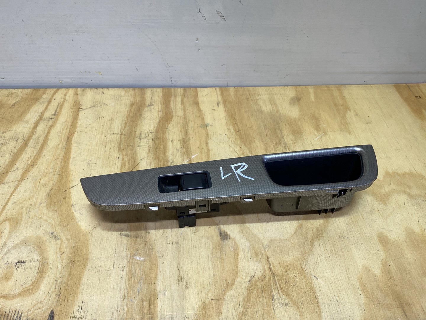 2005 Nissan Tiida JC11 - Left Rear Window Switch