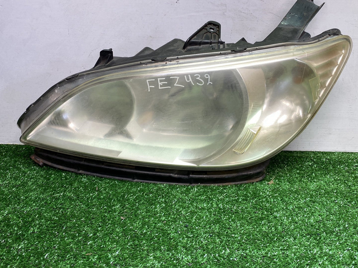 2004 Honda Civic - Left Headlight PN: STANLEY P3703