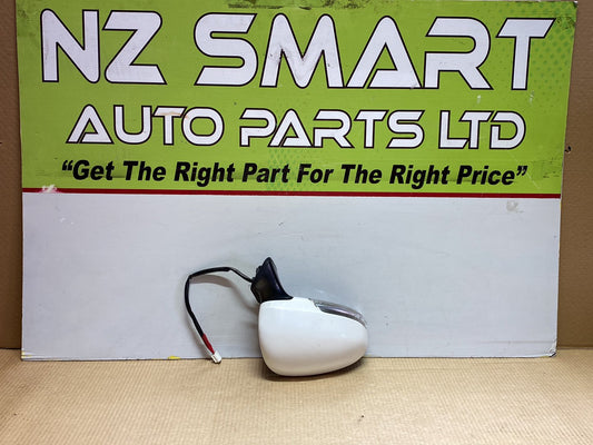 Used Toyota Prius W30 - Right Door Mirror PN: 7 wires