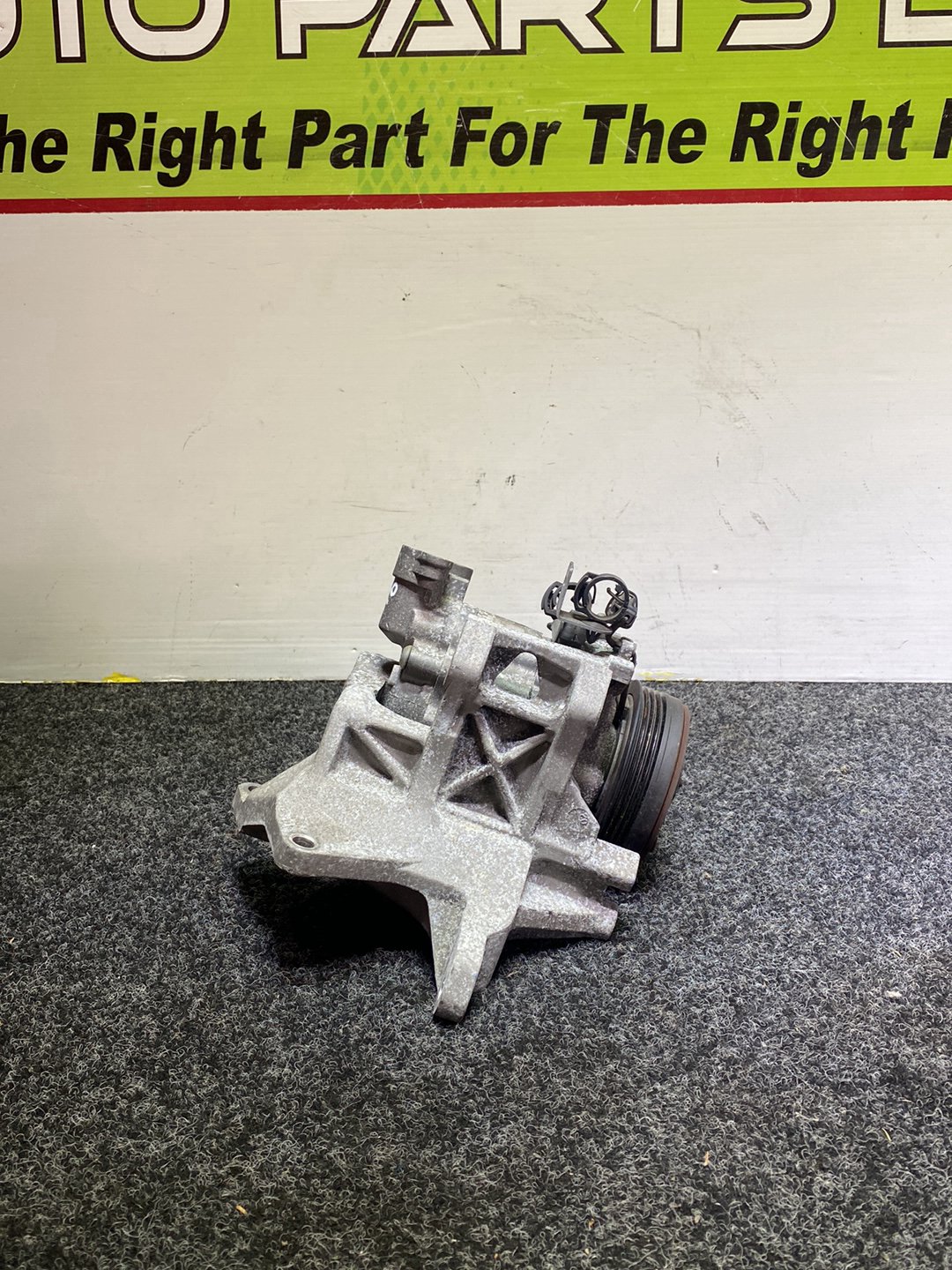 2010 Subaru Forester SH5 - A/C Compressor PN: 506021-7560