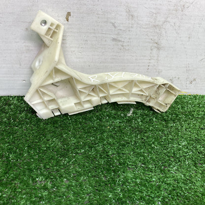 2007 Mazda Axela BK5P - Right Front Bumper Retainer PN: BN8V500T1C