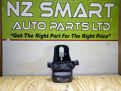 2005 Toyota Avensis AZT250 - Steering Column Shroud