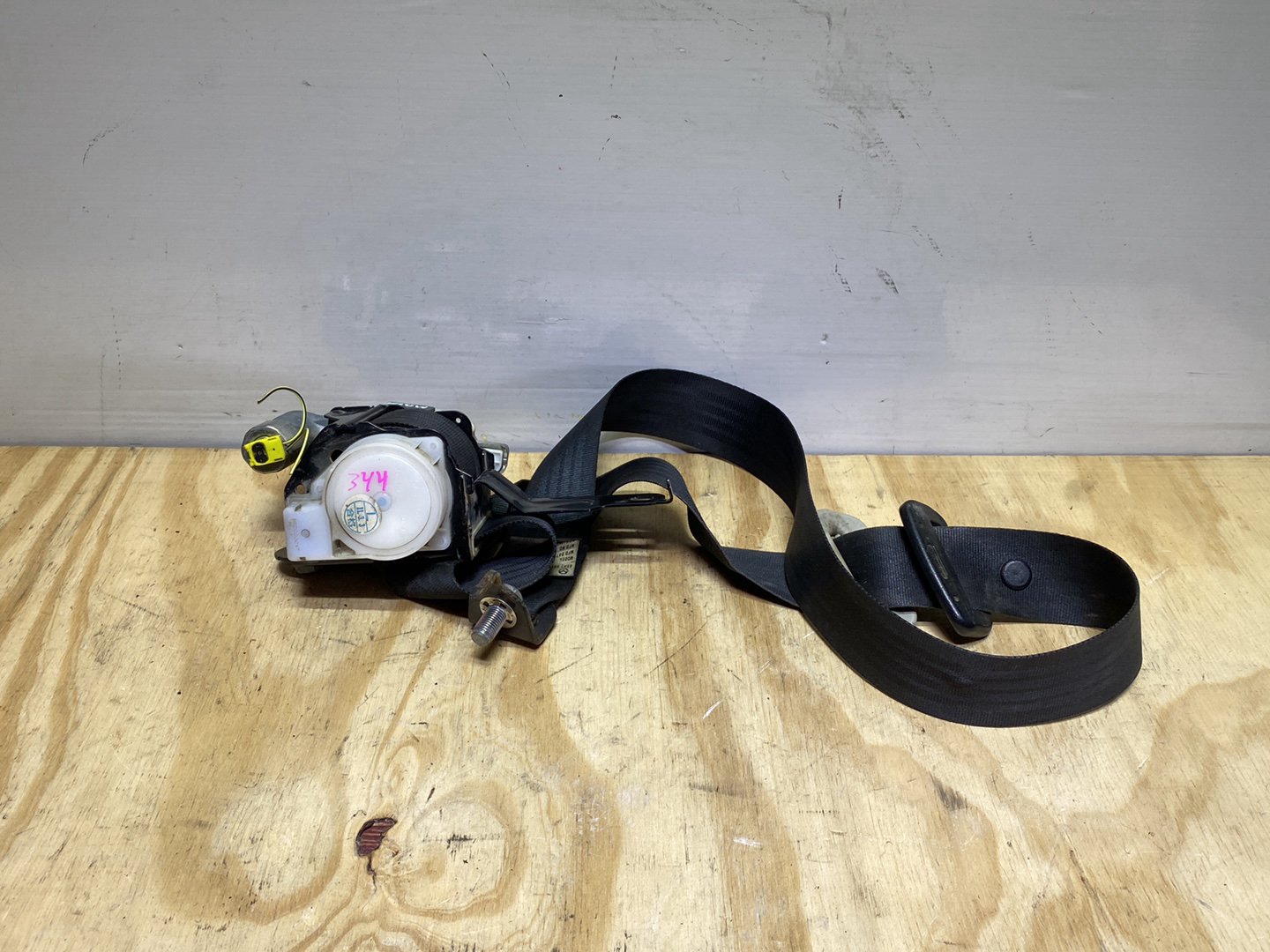 2011 Mazda Biante CCEFW - Left Front Seat Belt