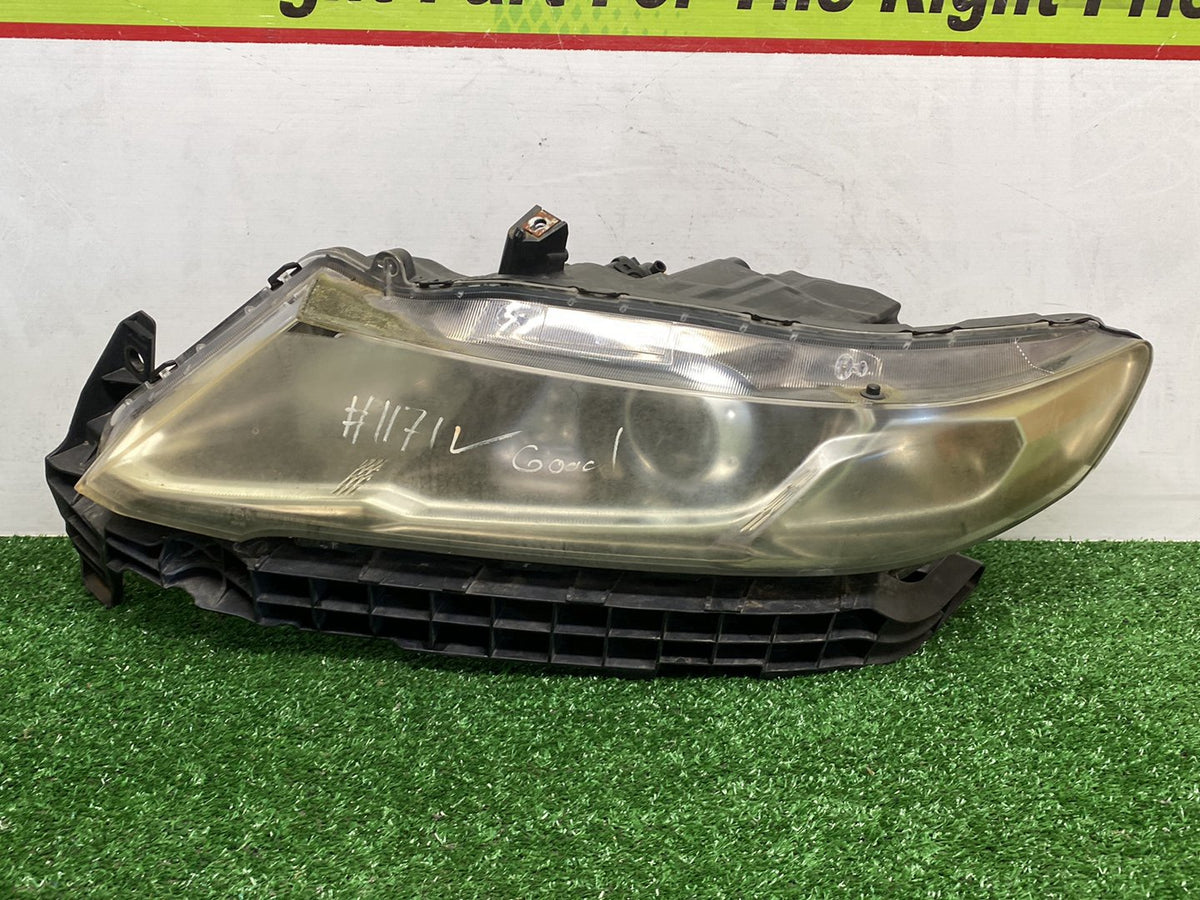 2009 Honda Odyssey RB3 - Left Headlight PN: STANLEY P7692