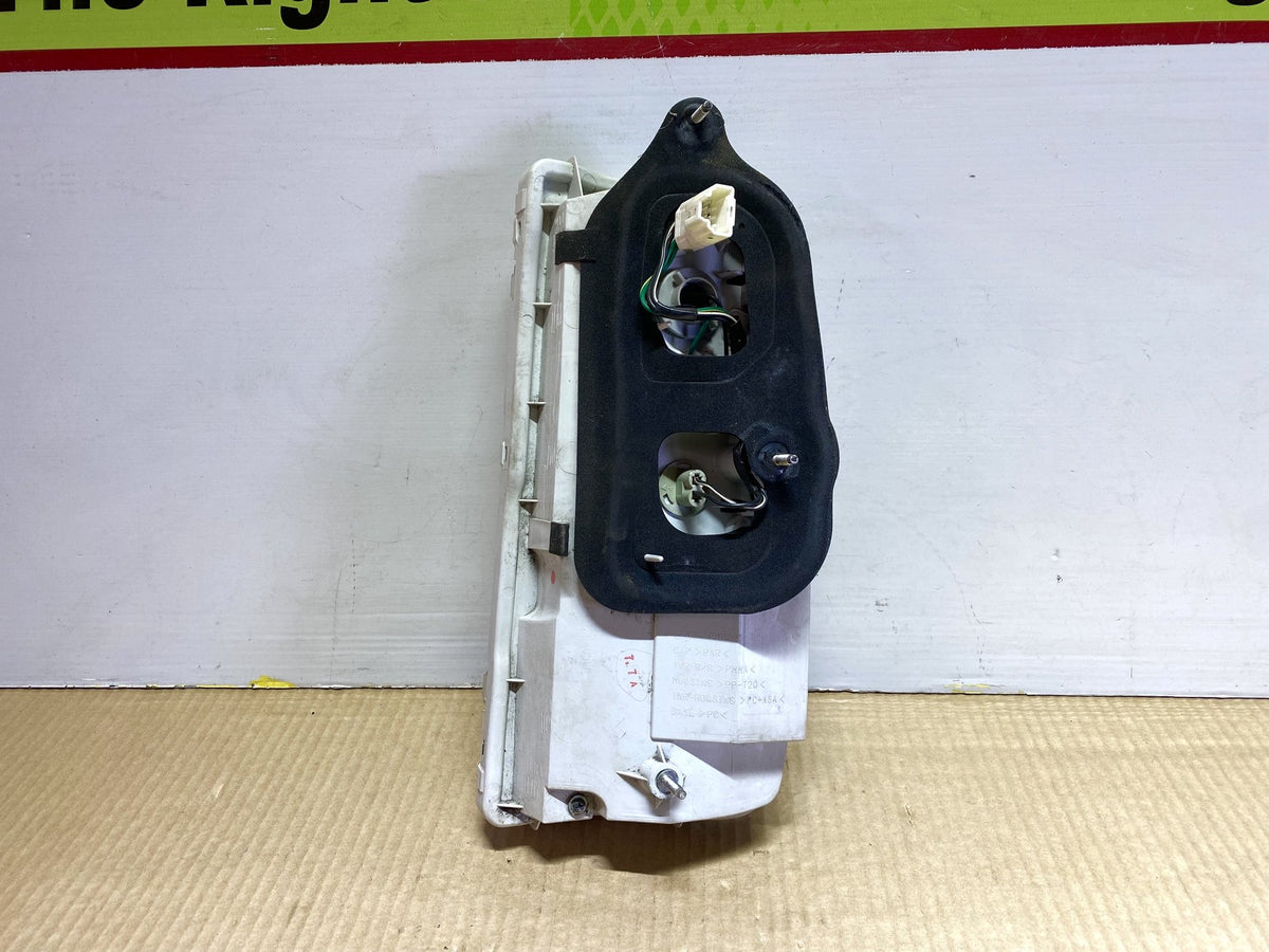 2006 Nissan Elgrand - Left Taillight PN: ICHIKOH D005