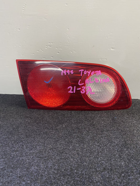 1998 Used Toyota Caldina - Left Boot Light PN: 21-37