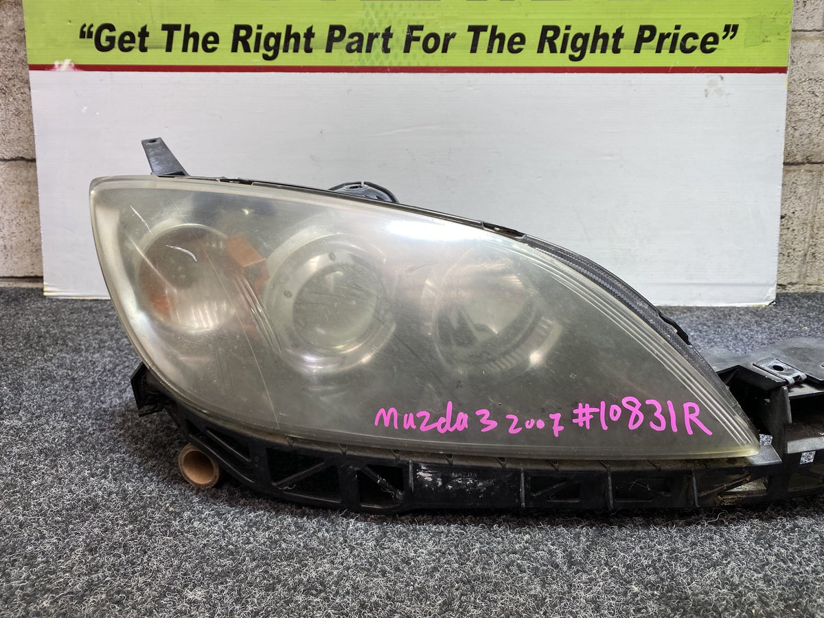 2007 Mazda Axela - Left Headlight Manual Adjust/ Non Hid/ Stanley P2951