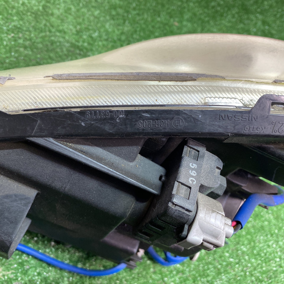 2005 Nissan Murano - Right Headlight PN: KOITO 100-63779/ 26010CB025