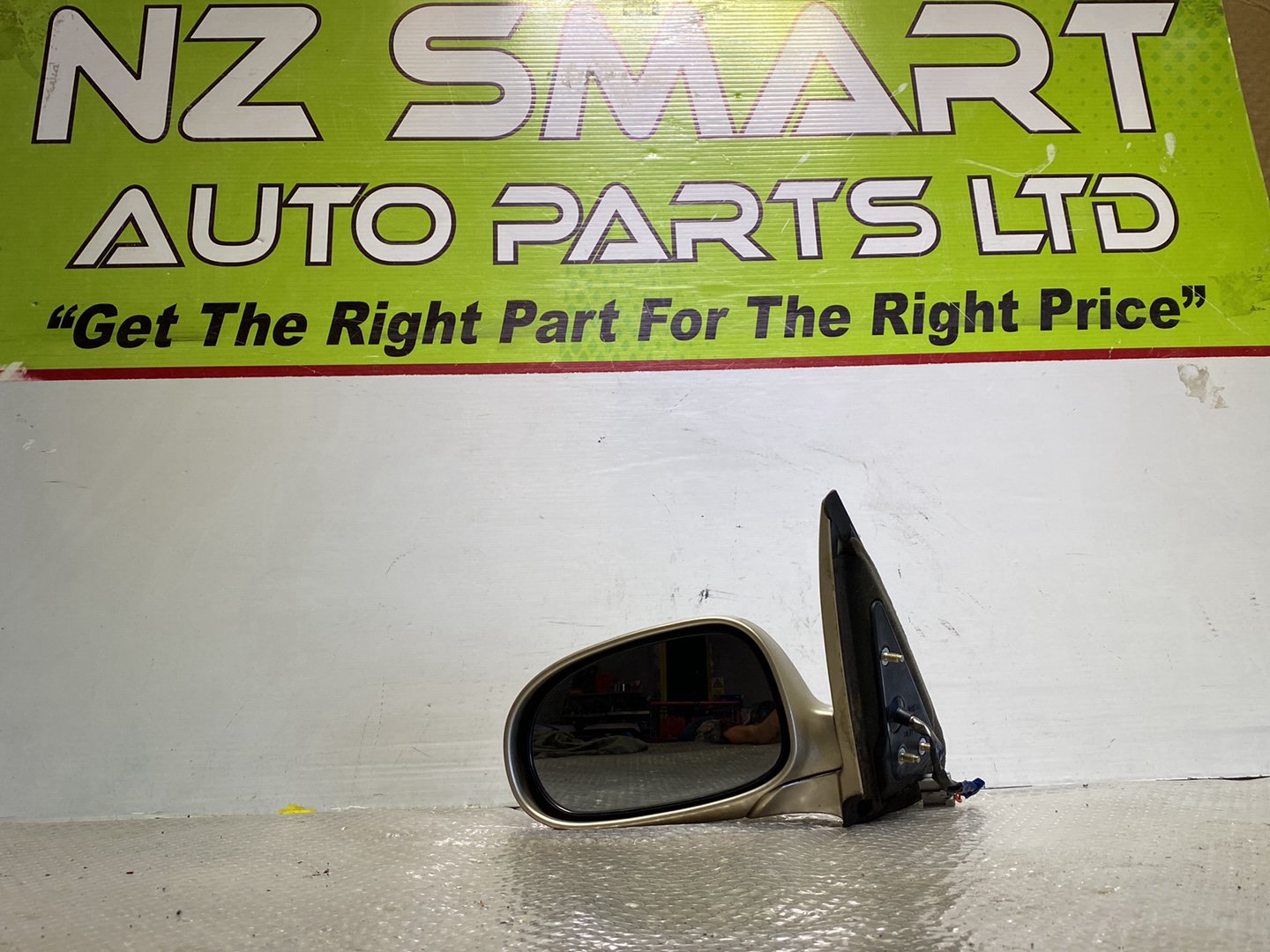 2004 Nissan Bluebird- Left Door Mirror PN: 5 wires