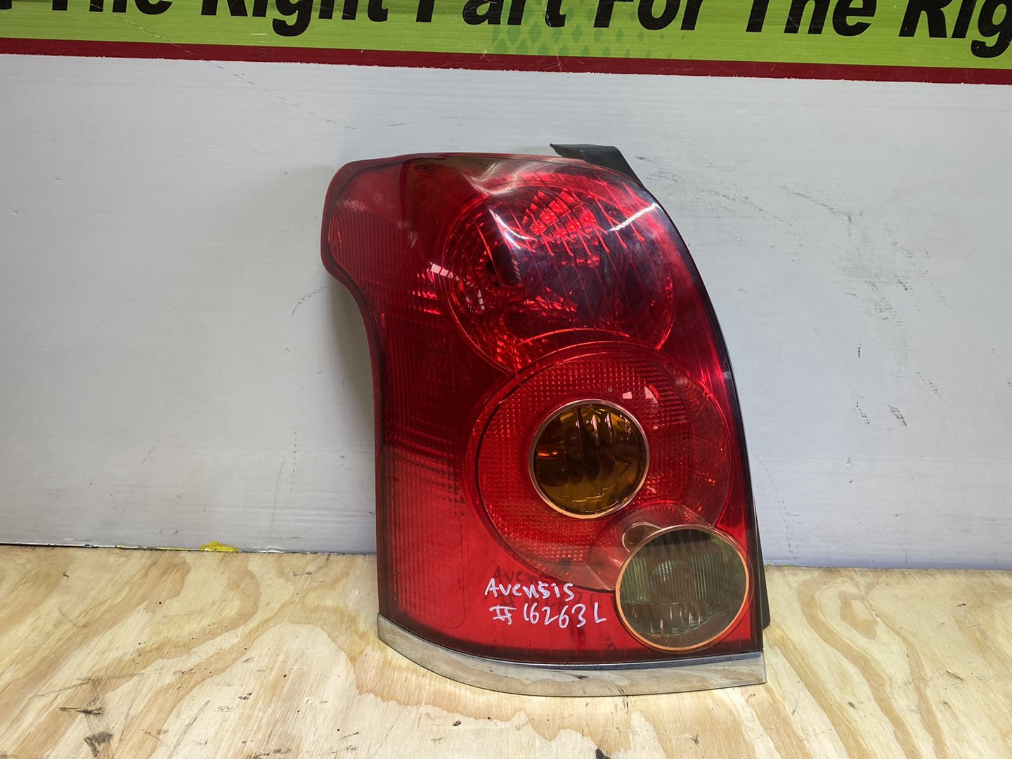 2007 Toyota Avensis - Left Taillight PN: Koito 05-50