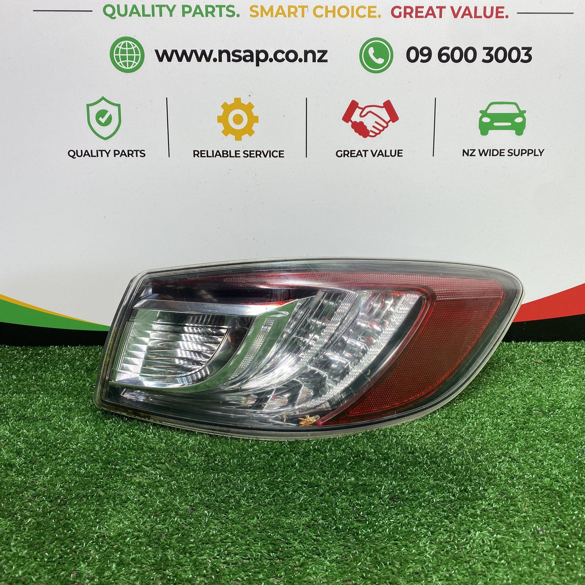 2009 Mazda Axela - Right Taillight LENS: STANLEY P8546/ PN: BBP351150E