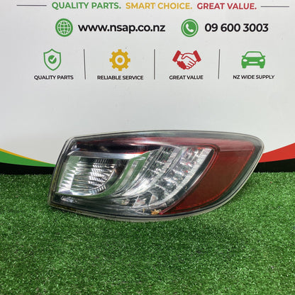 2009 Mazda Axela - Right Taillight LENS: STANLEY P8546/ PN: BBP351150E