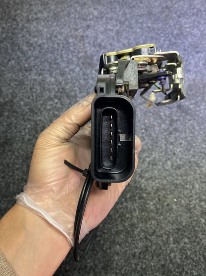 2004 Toyota Estima ACR30 - Right Front Door Lock Actuator