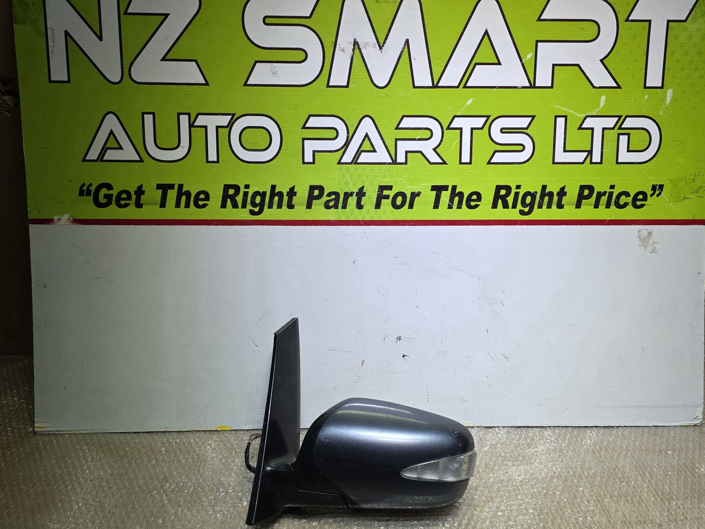 2009 Mitsubishi Grandis- Left Door Mirror PN: 9 wires