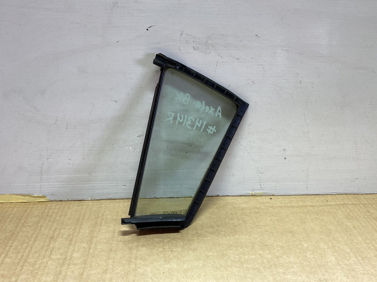 2007 Mazda Axela BK5P - Right Rear Quarter Door Glass