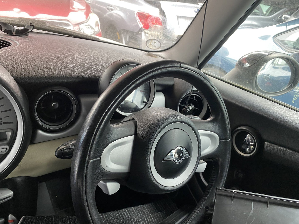 2007 MINI Cooper - Dismantling For Parts