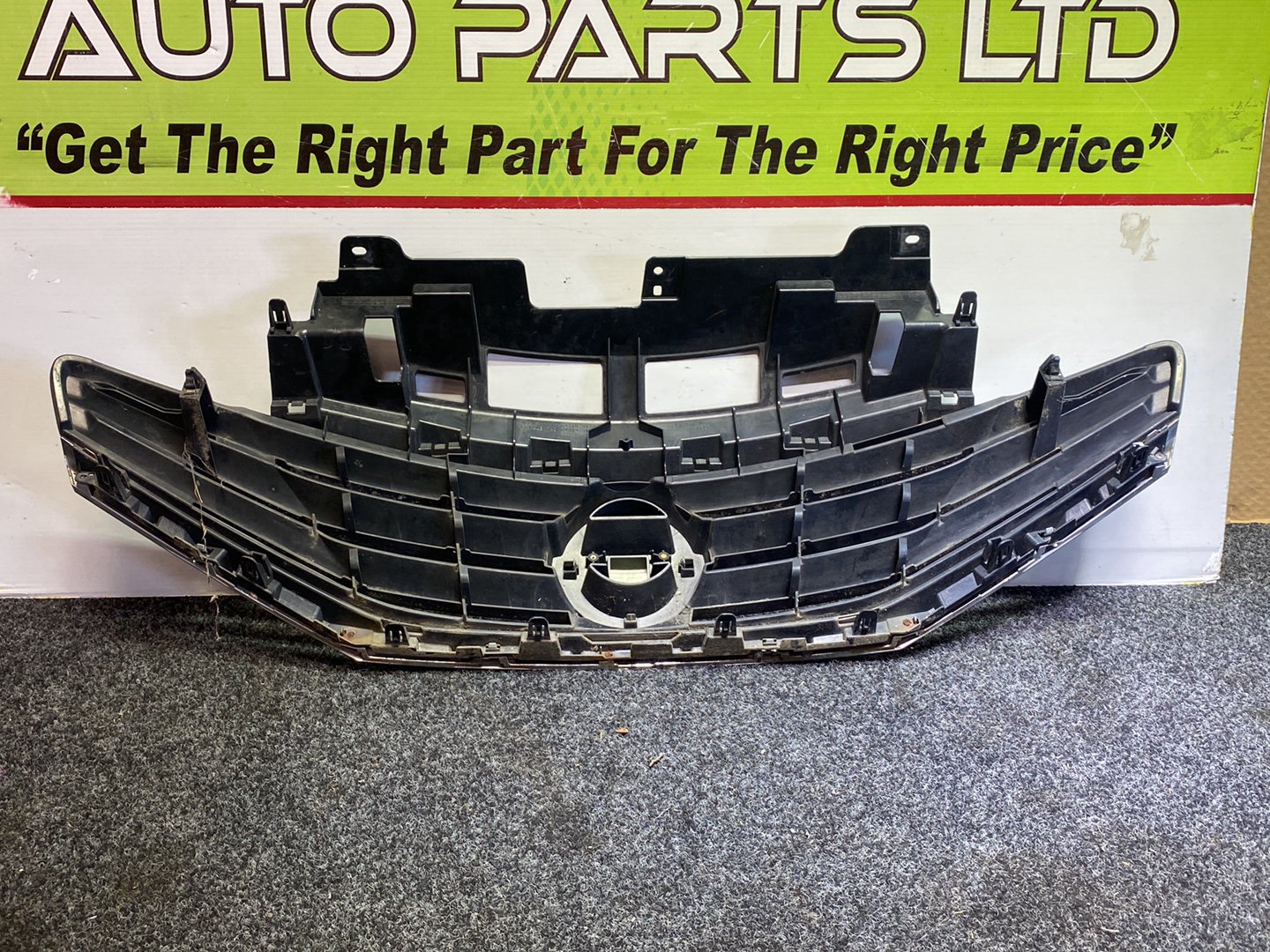 2013 Nissan Note E12 - Upper Bumper Grille PN: 62310 3VA0A