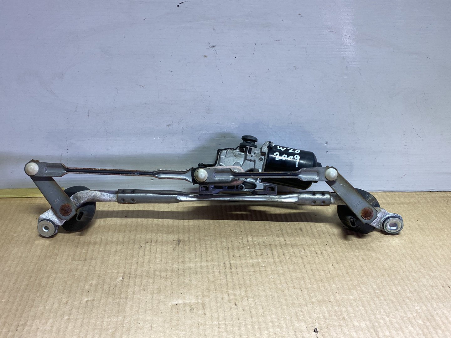 2009 Used Toyota Prius W20 - Wiper Motor PN: see photo