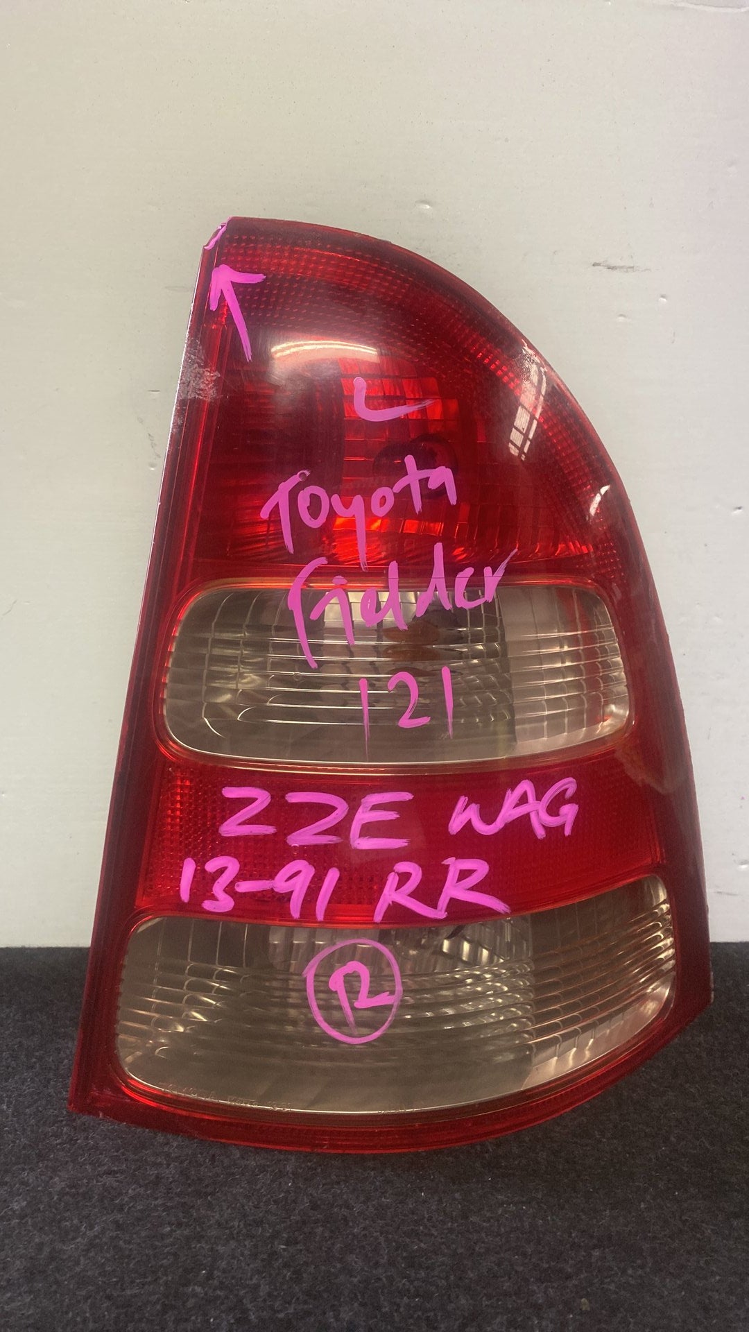 2001 Toyota Corolla Fielder - Right Taillight PN: 13-91 early wagon damage see pics