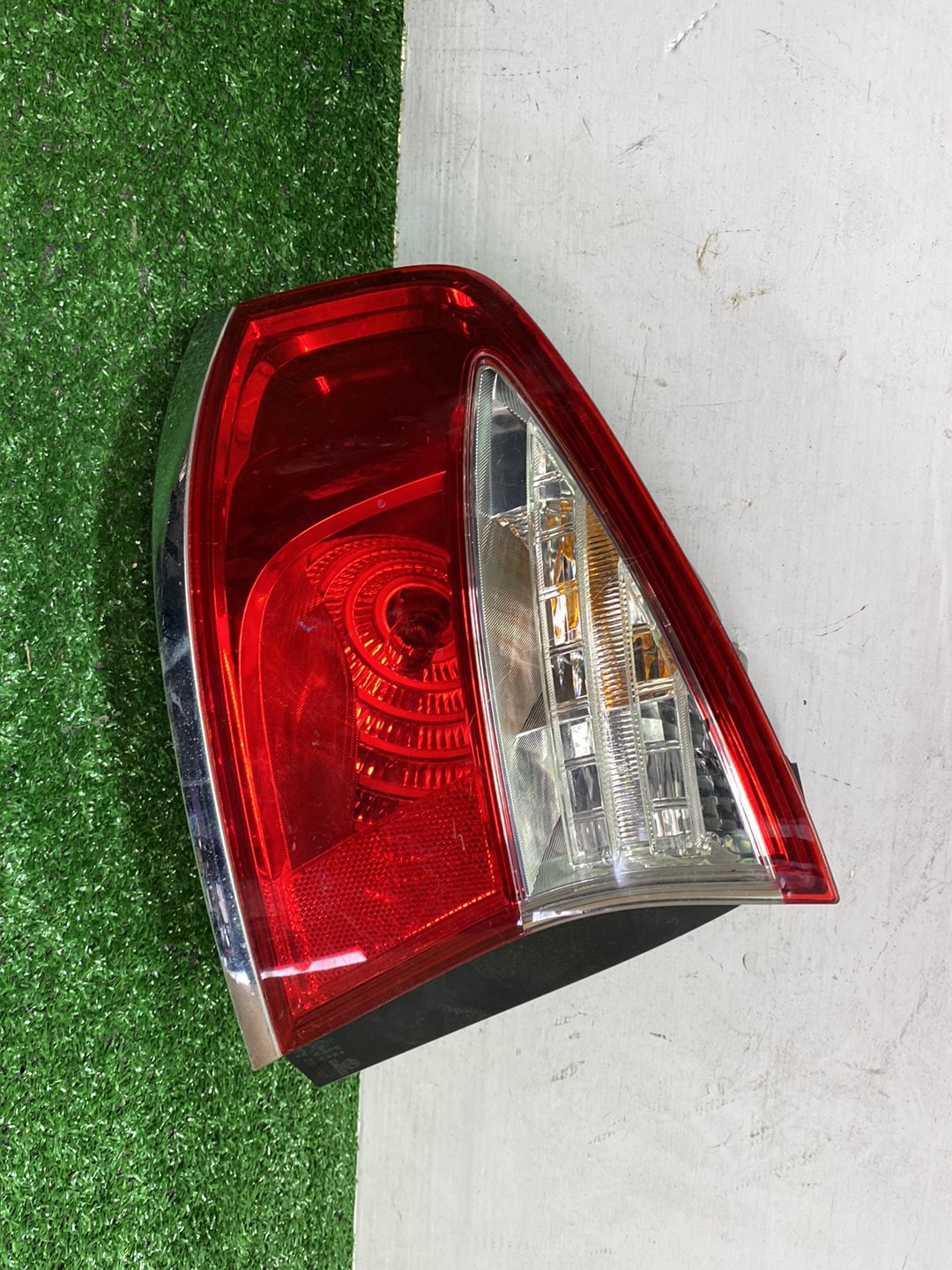 2009 Subaru Legacy - Left Taillight PN: KOITO 220-20960