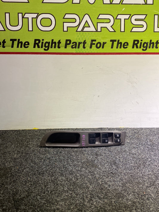 2008 Nissan March - Master Power Window Switch