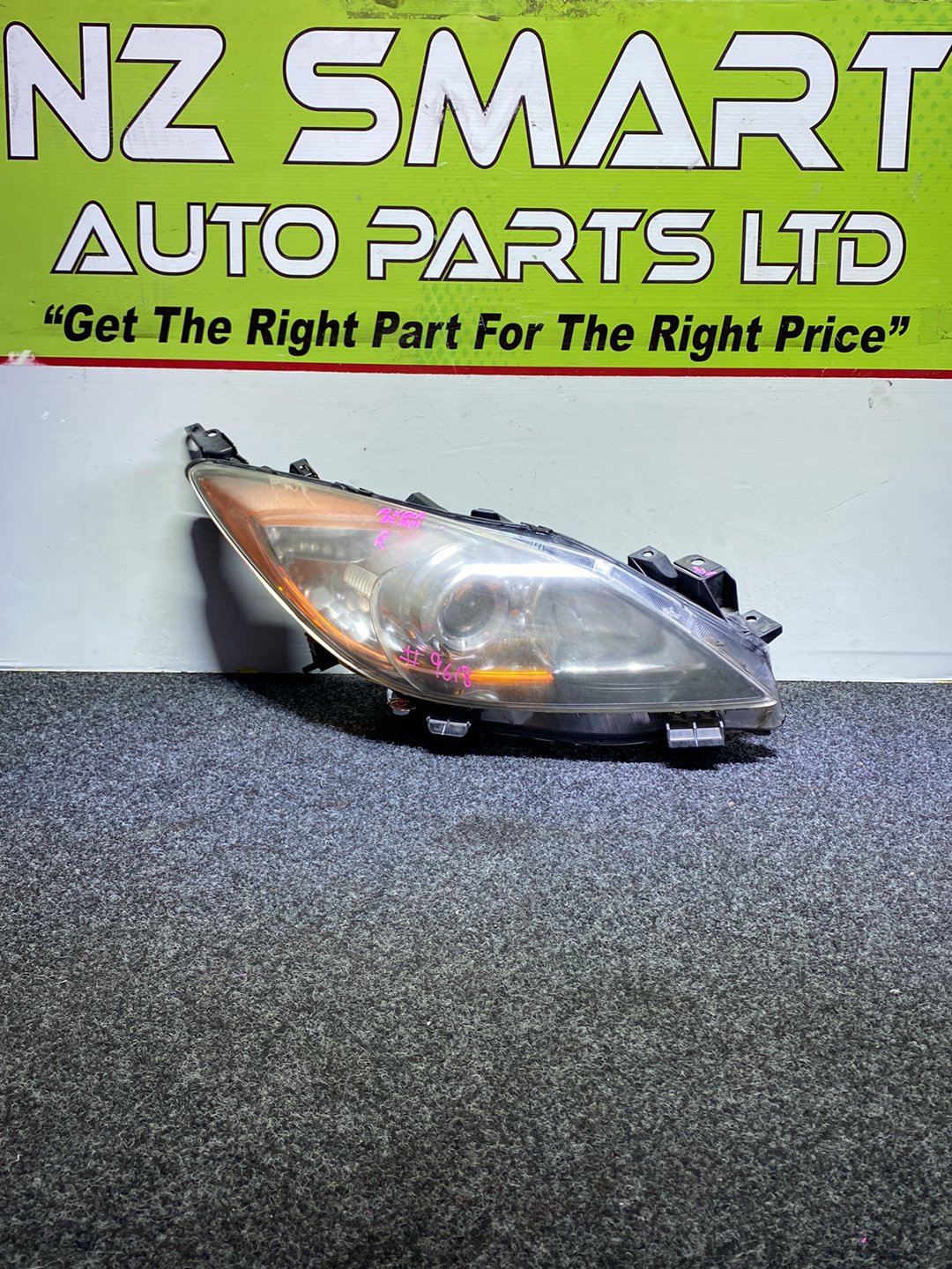 2010 Mazda Axela - Right Headlight Manual Adjust / Non Hid / Koito 100-41343