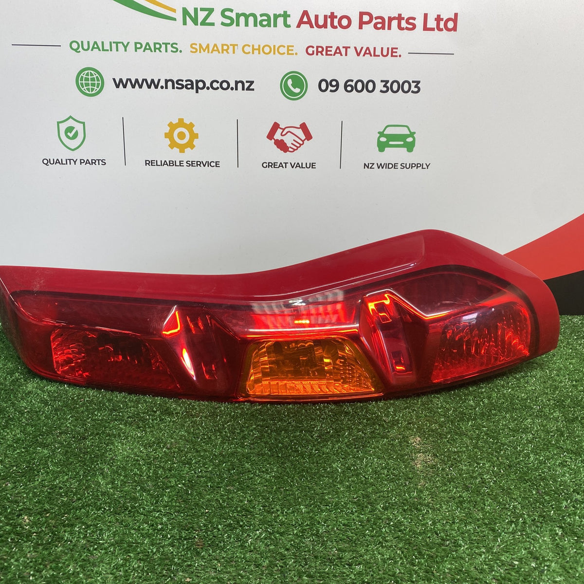 2007 Nissan X-Trail - Right Taillight PN: KOITO 220-63928