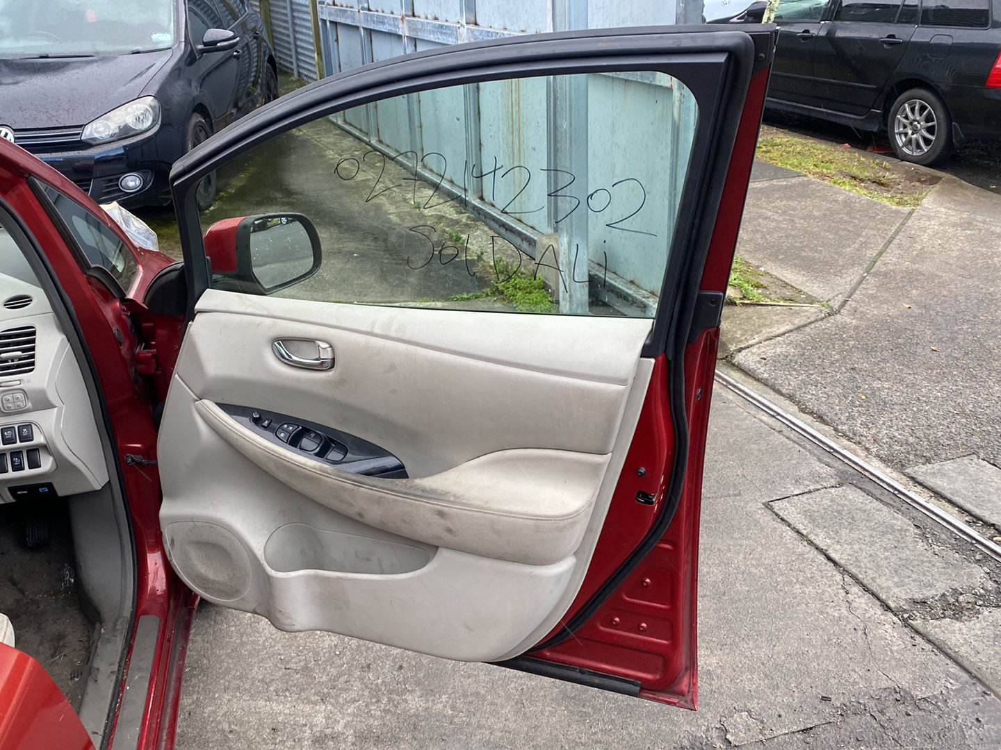 2011 Nissan Leaf ZE0  Dismantling For Parts