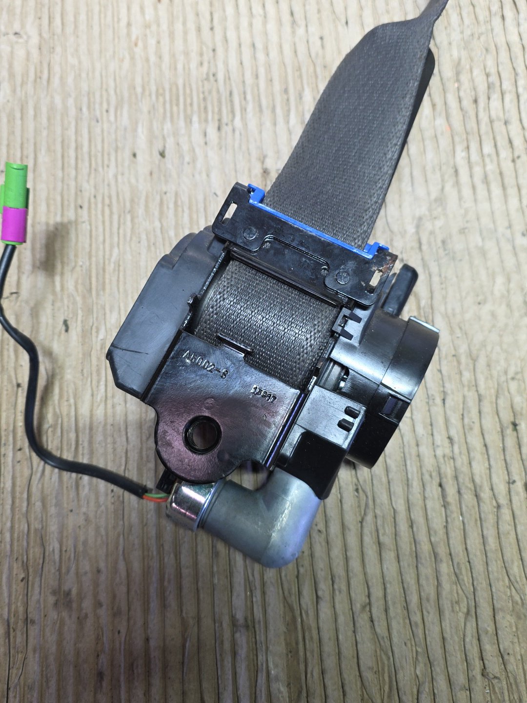 2015 Holden Captiva- Right Front Seat Belt PN: 2 wires