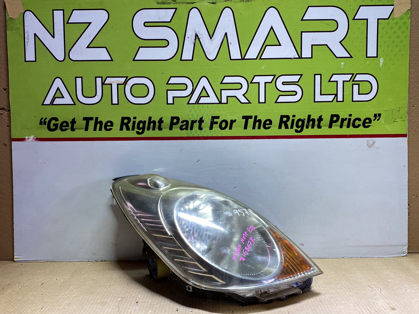 2007 Nissan Note E11 - Right Headlight
