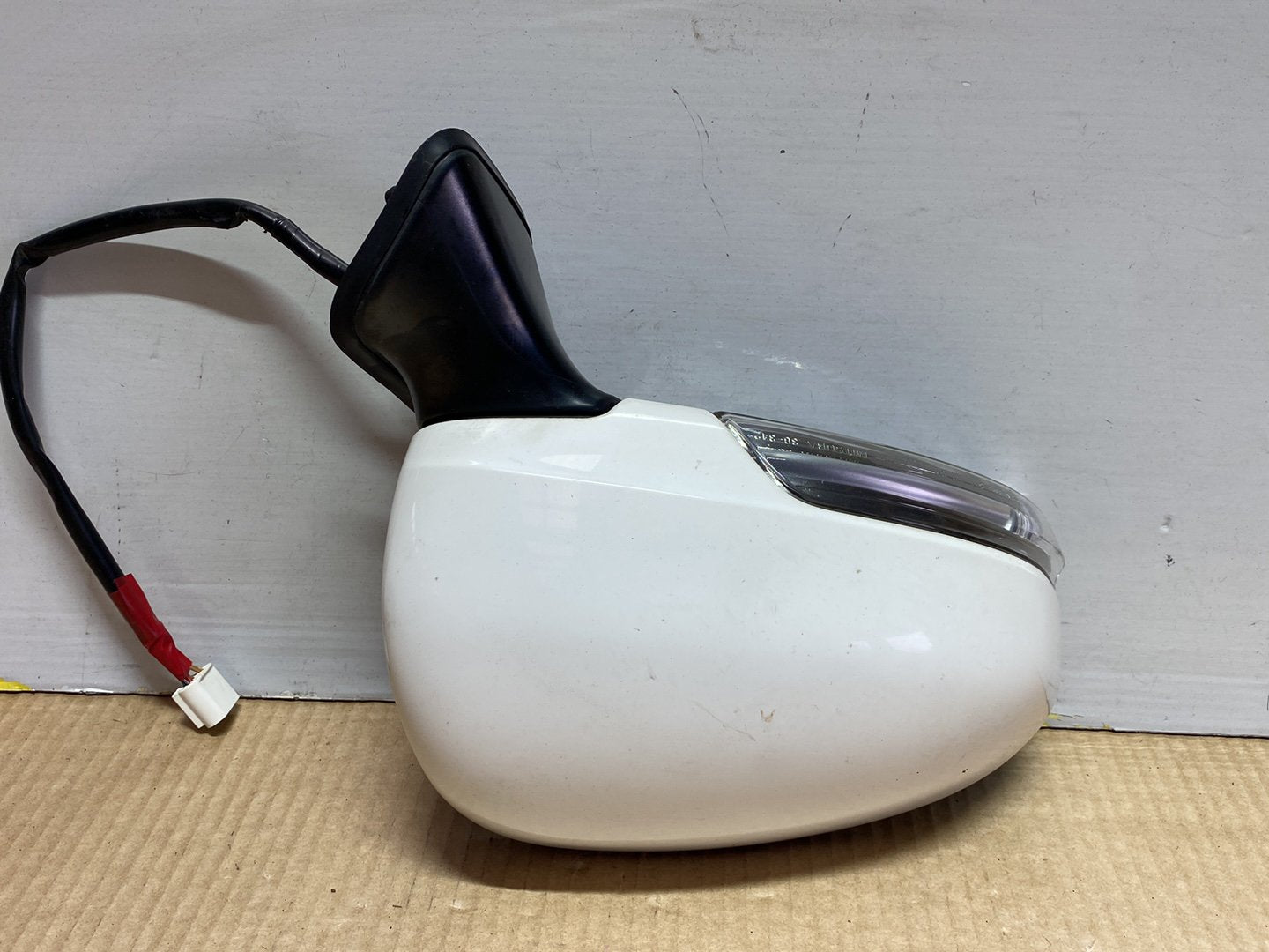 Used Toyota Prius W30 - Right Door Mirror PN: 7 wires