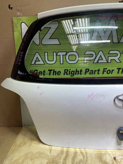 2004 Toyota Vitz SCP10 - Tailgate