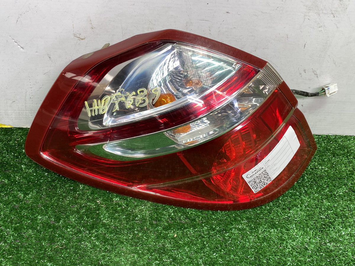 2006 Subaru Legacy - Left Taillight PN: 220-20952